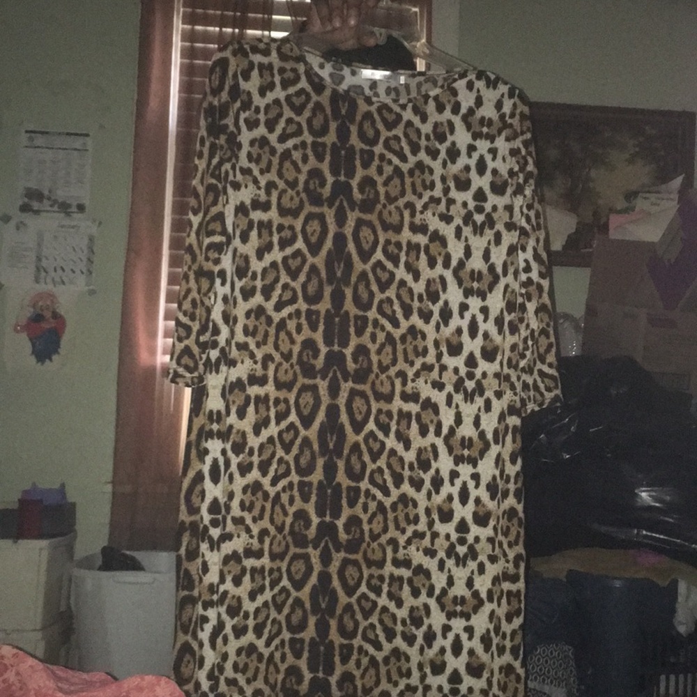Silky beautiful Cheetah print dress!